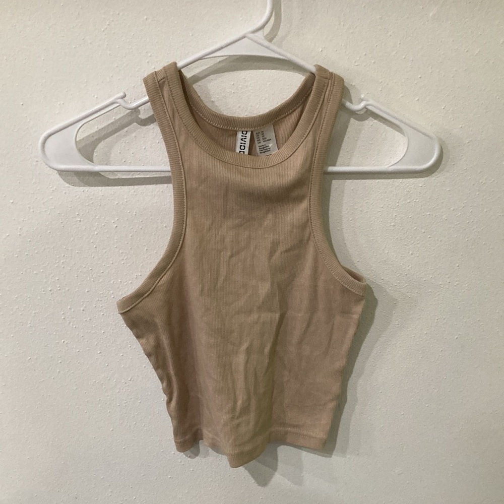 Staple piece high neck crop top